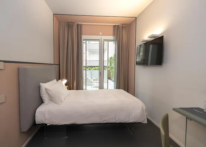 Open 4* ريميني